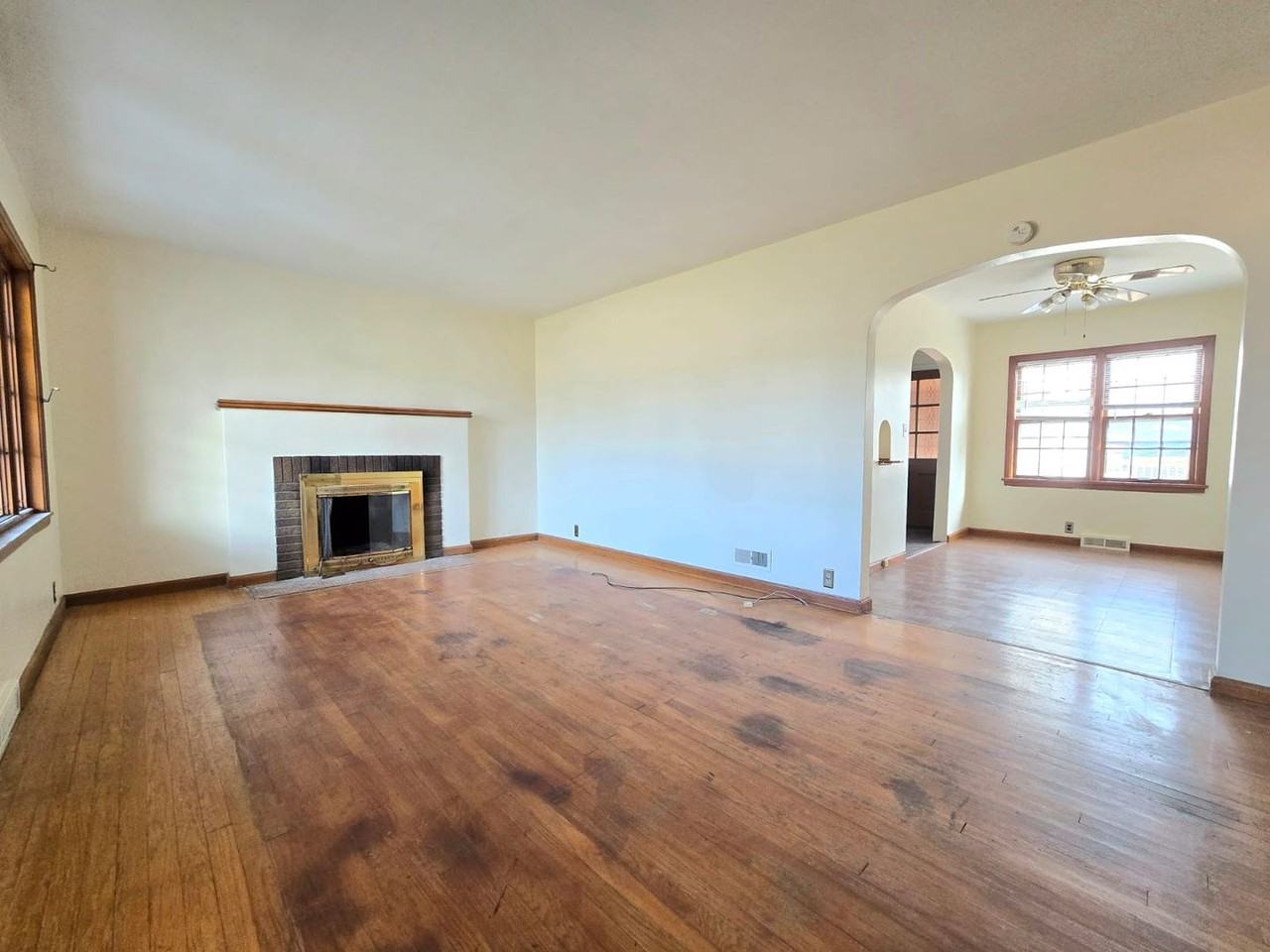 902 Sylvan Ln - Photo 2 of 14