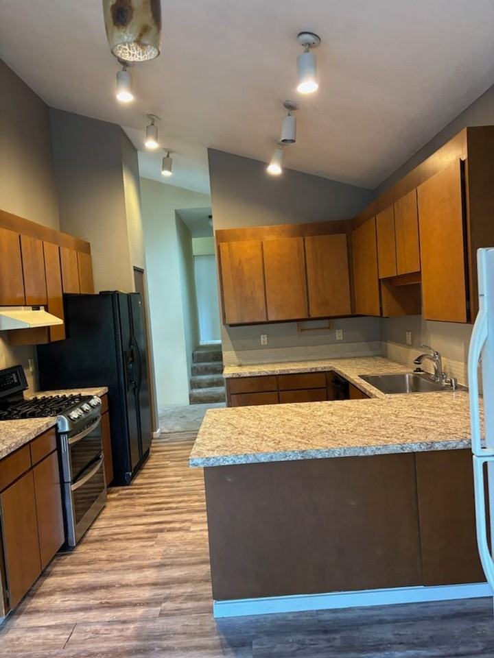 1339 Scenic Ave - Photo 3 of 16