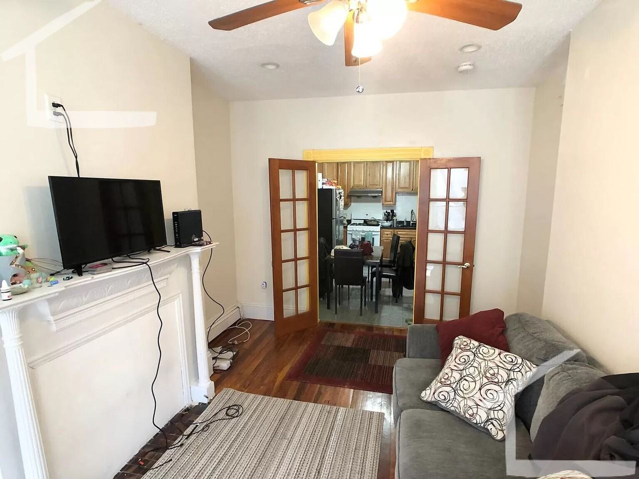 129 Cedar St - Photo 4 of 14