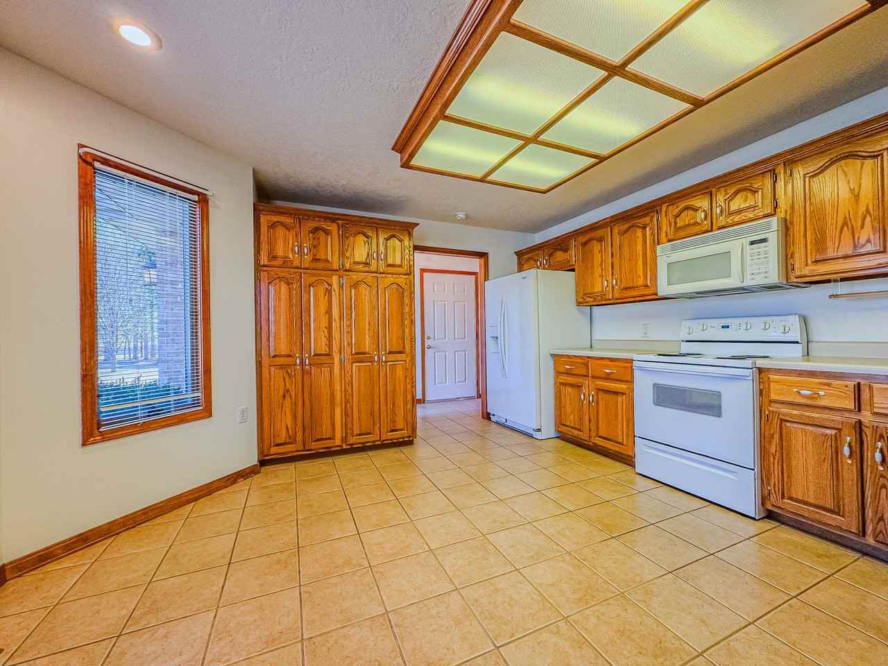 1319 Pine St - Photo 2 of 12