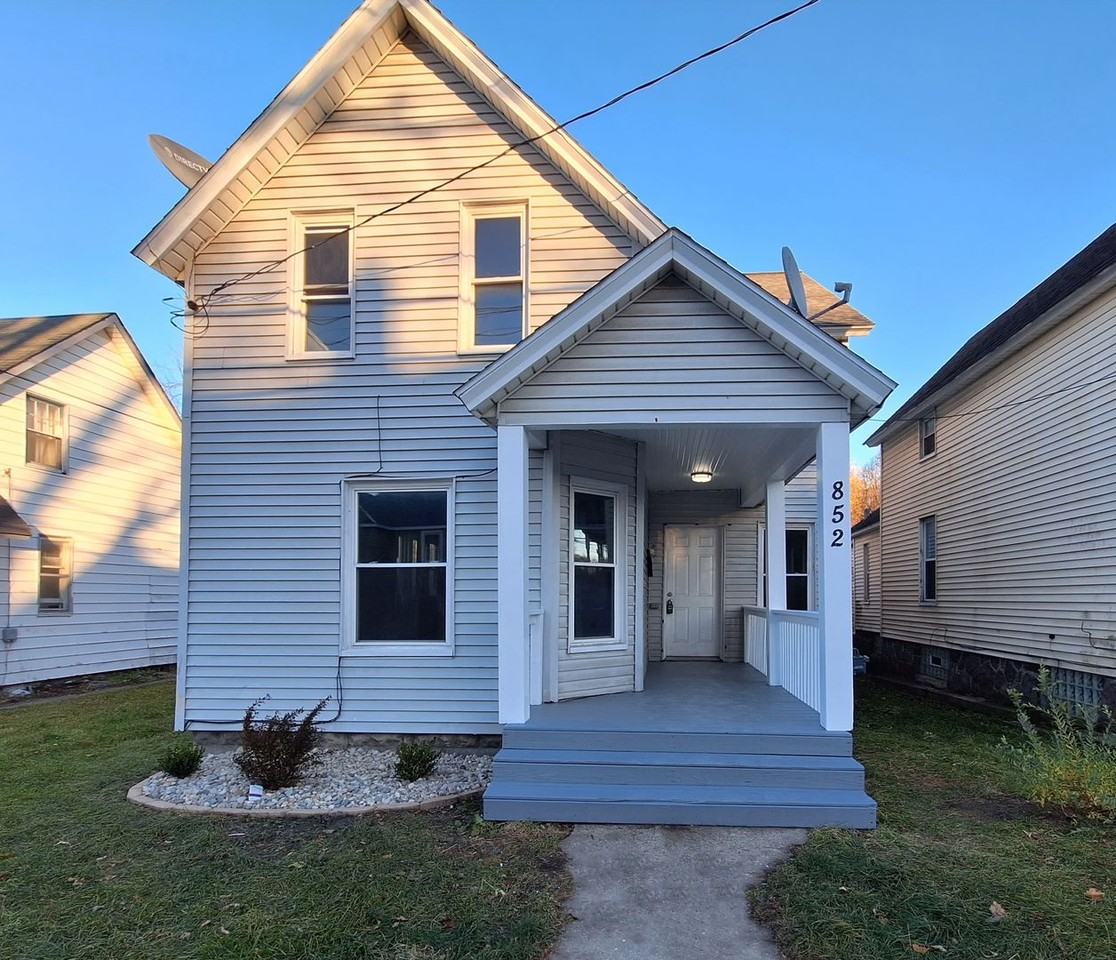 852 Lafayette Ave Ne - Photo 3 of 21