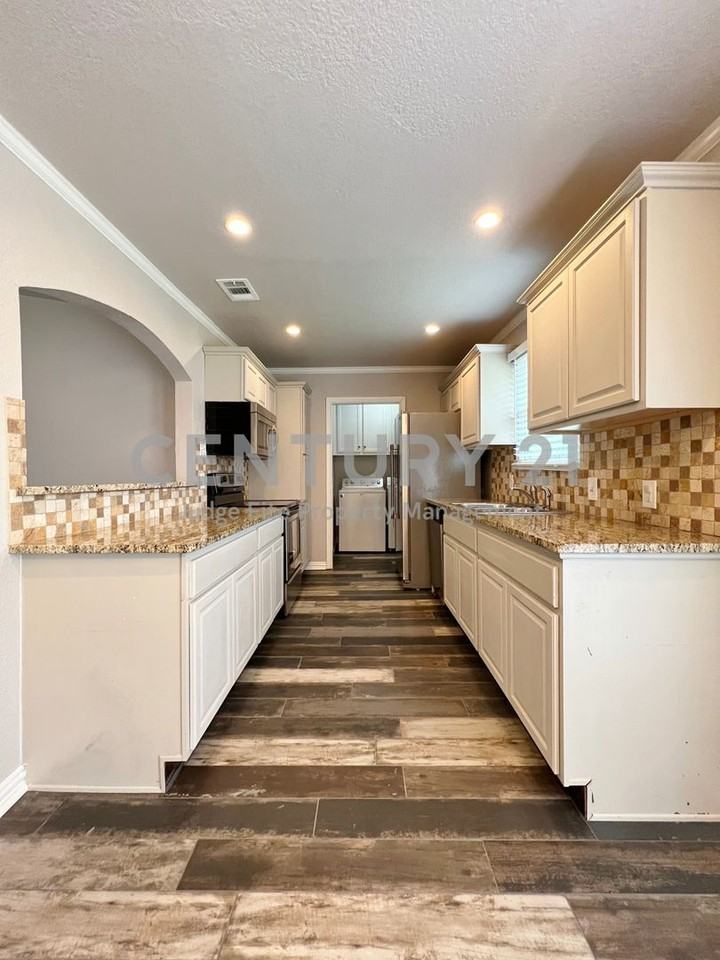 1617 Edge Hill Rd - Photo 4 of 13