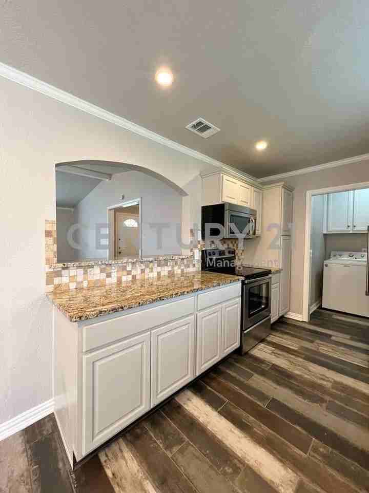 1617 Edge Hill Rd - Photo 5 of 13