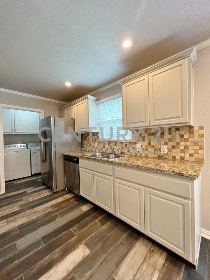 1617 Edge Hill Rd - Photo 6 of 13