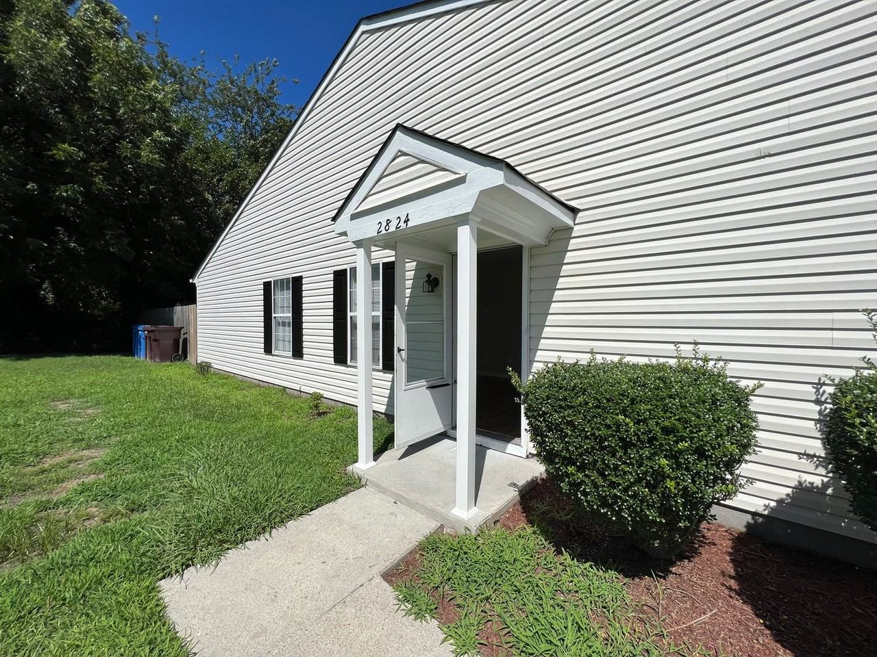 2824 Eric Ct - Photo 2 of 11