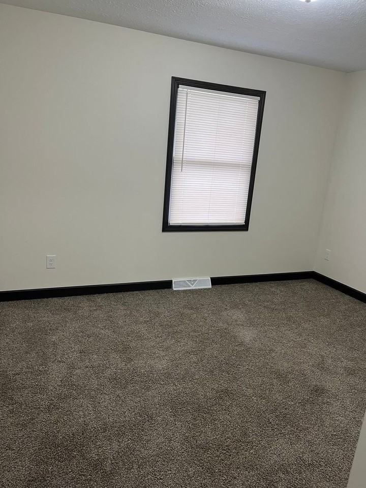 478 S Kaser Dr - Photo 5 of 20