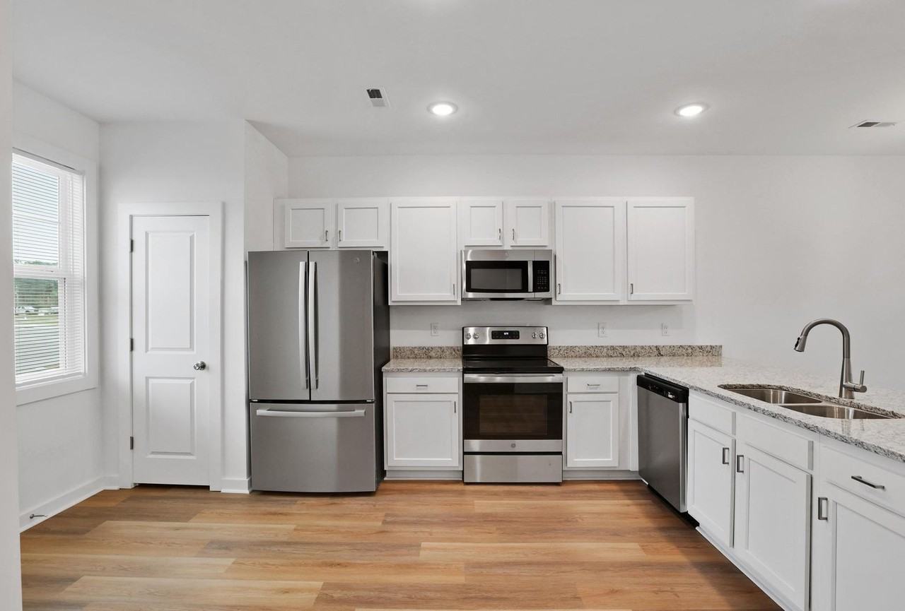 415 Sunfish Ln - Photo 4 of 20