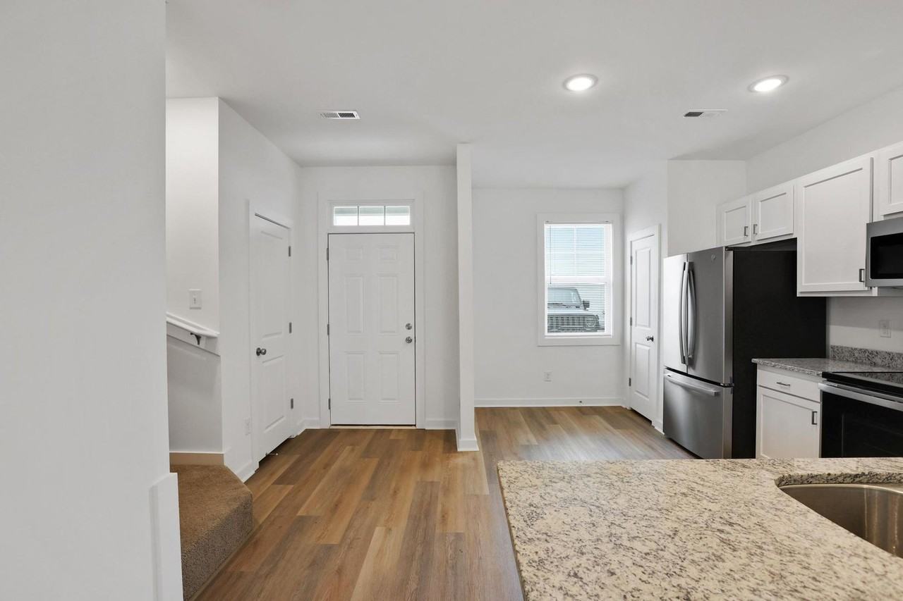 415 Sunfish Ln - Photo 6 of 20