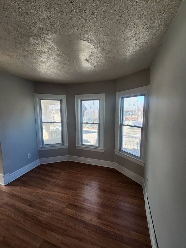 1011 E 72nd Pl - Photo 6 of 35