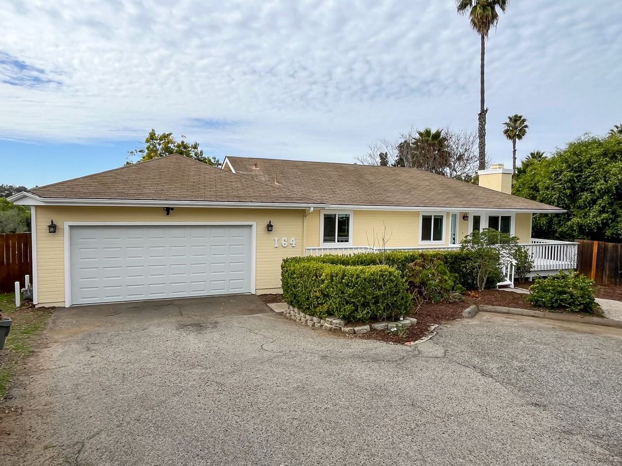 164 Santa Barbara Way - Photo 2 of 27