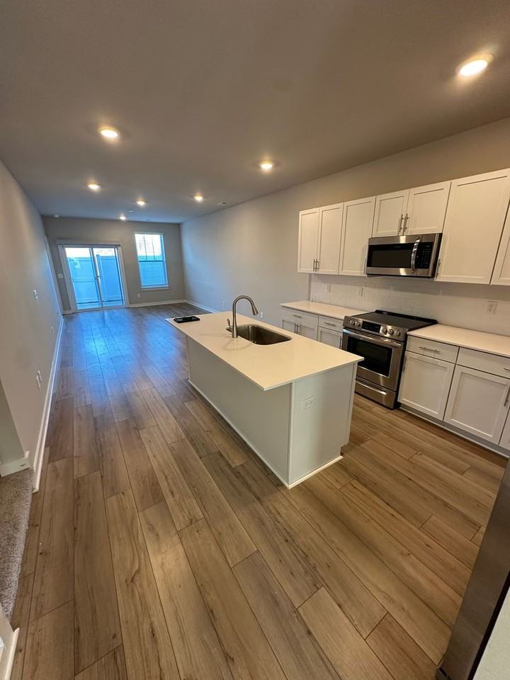 717 Mickelson Way - Photo 2 of 23