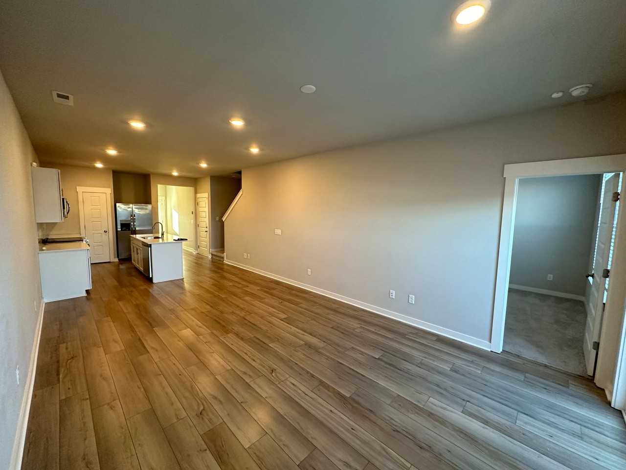717 Mickelson Way - Photo 4 of 23