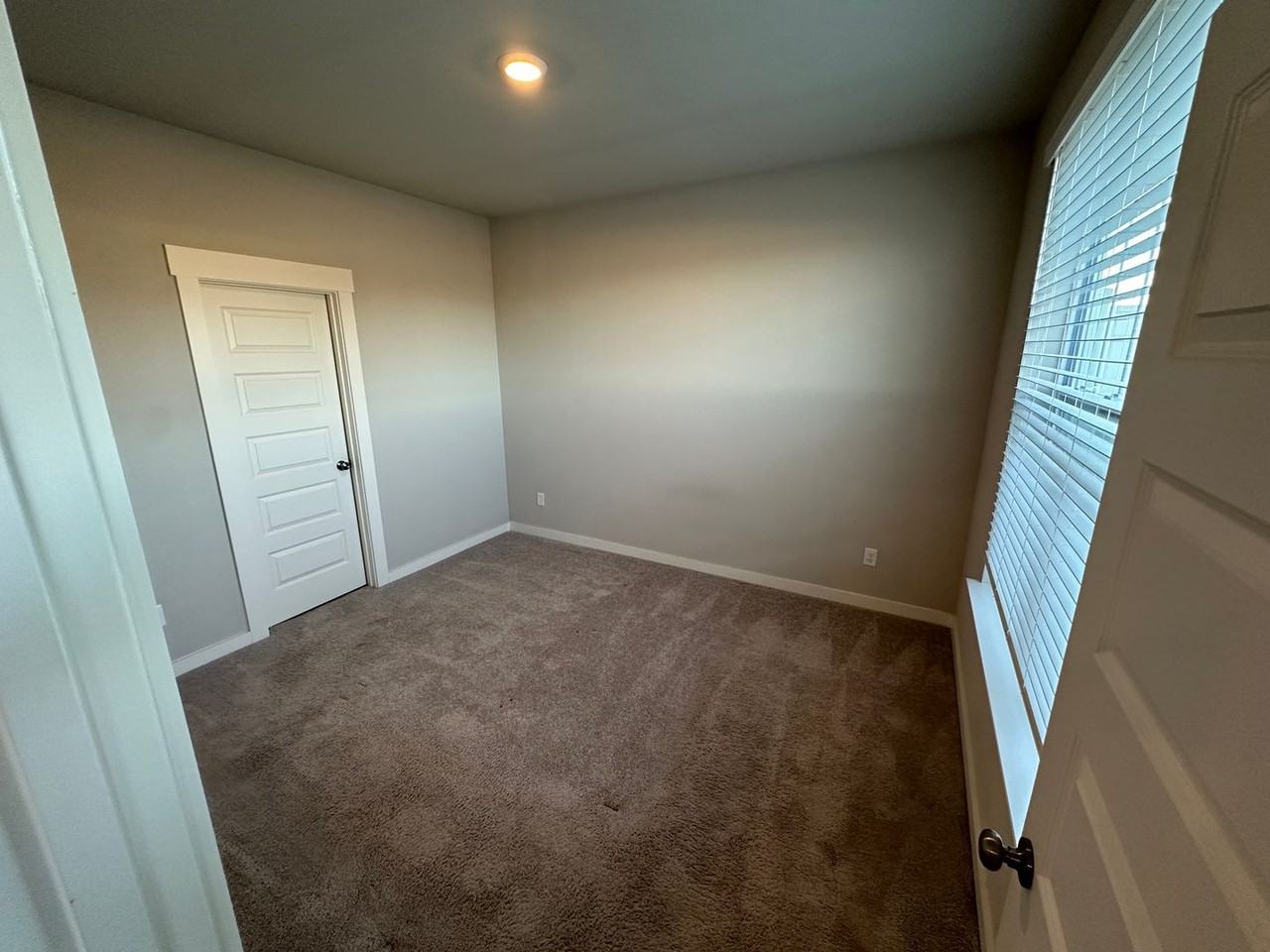 717 Mickelson Way - Photo 6 of 23