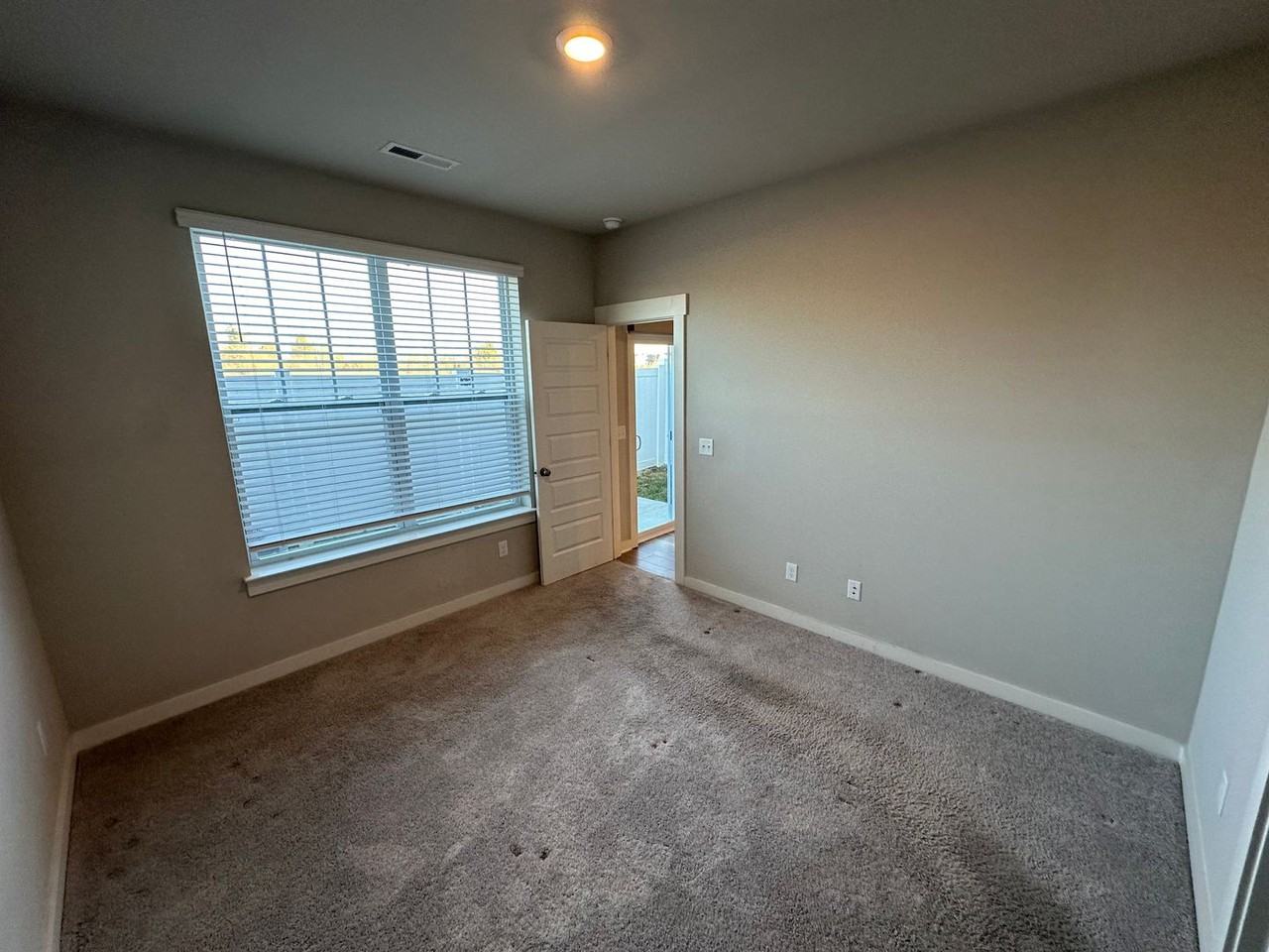 717 Mickelson Way - Photo 7 of 23