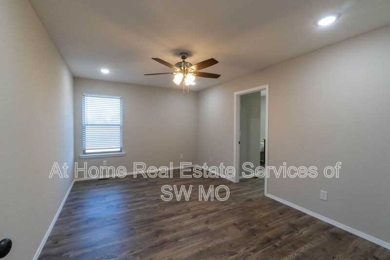 1904 S 15th Ave - Photo 4 of 10