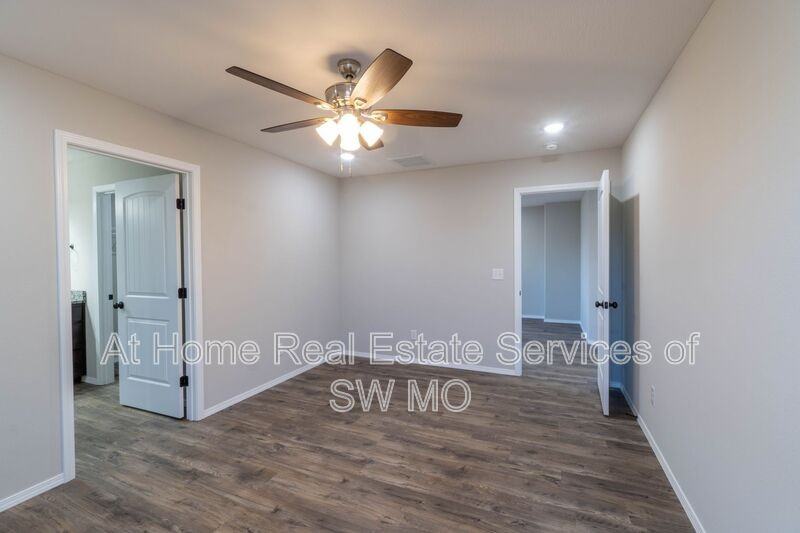 1904 S 15th Ave - Photo 5 of 10