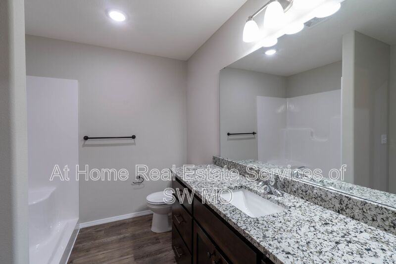 1904 S 15th Ave - Photo 6 of 10