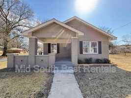 featured image of 2420 E 2nd St