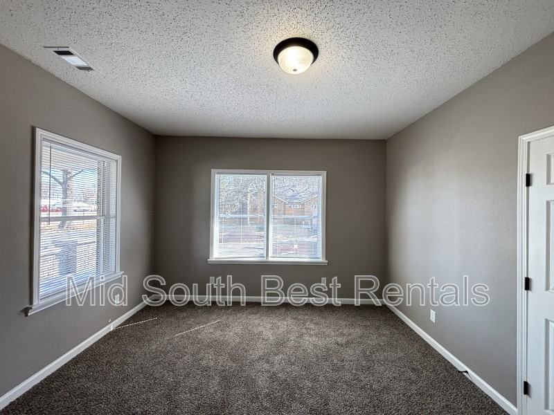 2420 E 2nd St - Photo 5 of 8