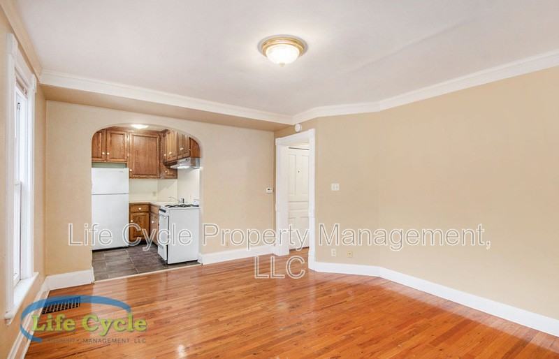 310 Union Ave Se - Photo 4 of 16