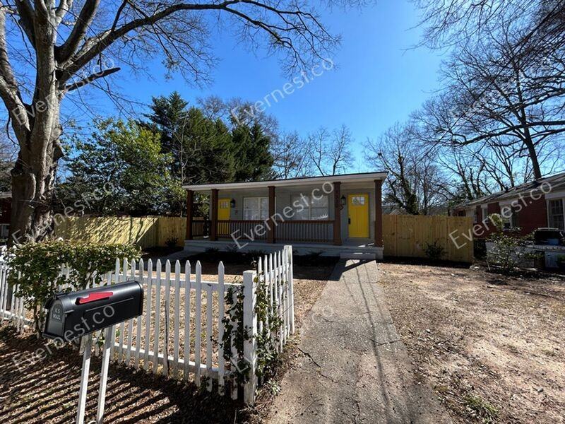 1330 Sharon St Nw - Photo 2 of 38