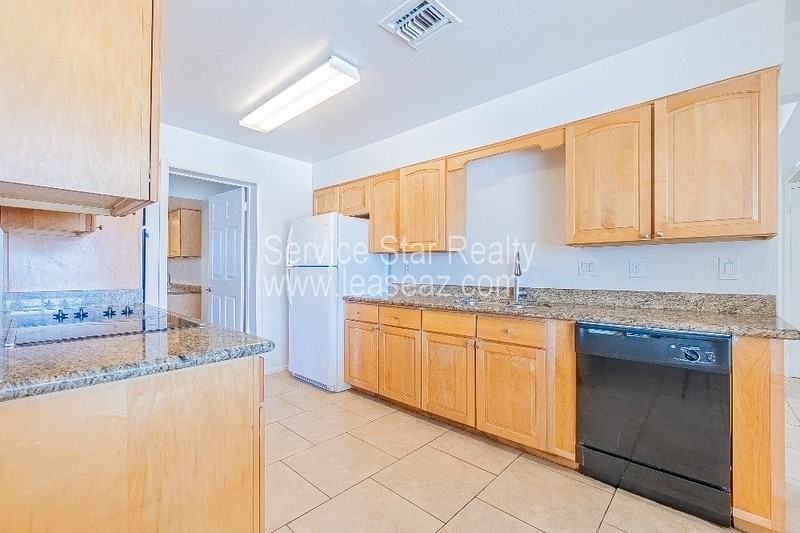 532 W Dublin St - Photo 3 of 50