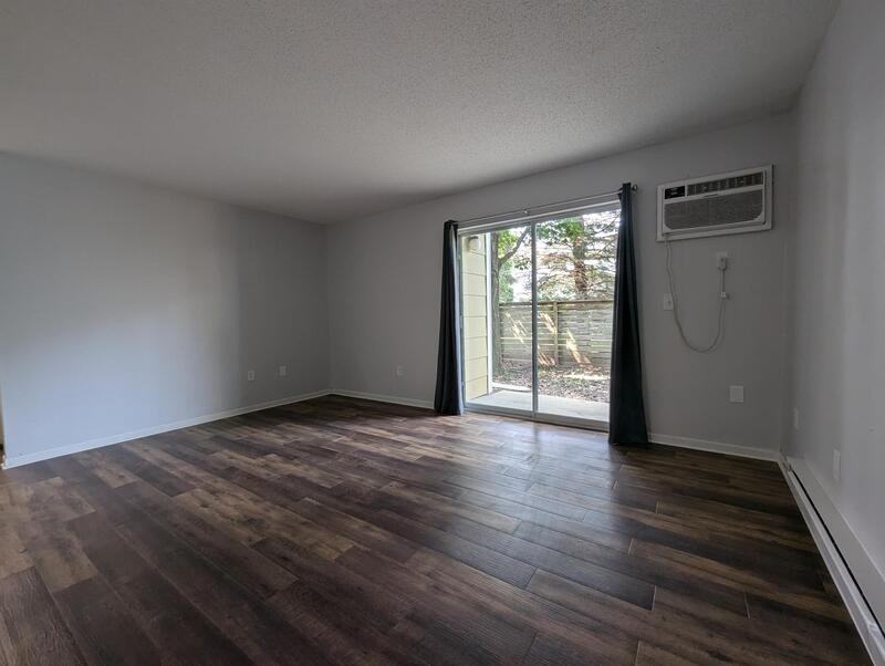 408 E 15th St - Photo 5 of 12