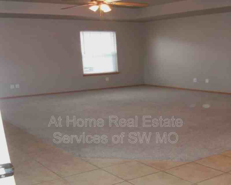 631 S Landen Ave - Photo 7 of 9
