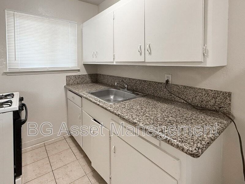 728 Darina Ave #8 - Photo 4 of 17