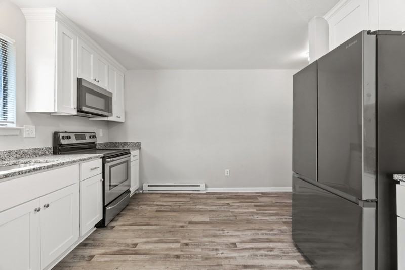 3562 Bancroft Dr - Photo 7 of 17