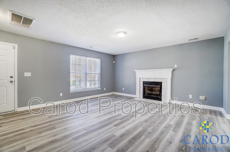 1015 Alston Hill Dr - Photo 6 of 47