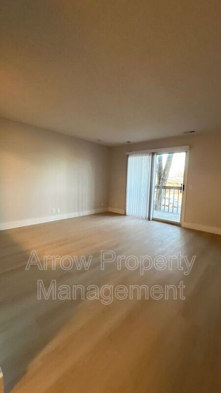 515 W Saunders Ave #14 - Photo 4 of 11