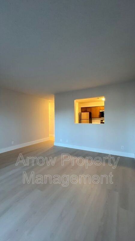 515 W Saunders Ave #14 - Photo 5 of 11