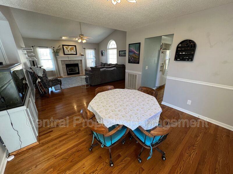 1014 Old Mill Rd - Photo 2 of 40