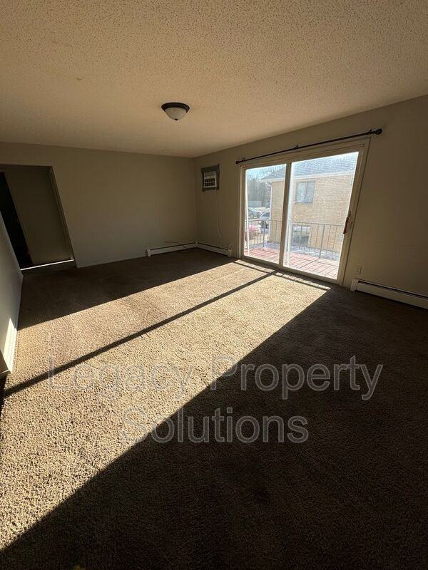 305 W Bismarck Expy N #4 - Photo 2 of 12