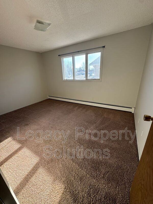 305 W Bismarck Expy N #4 - Photo 6 of 12