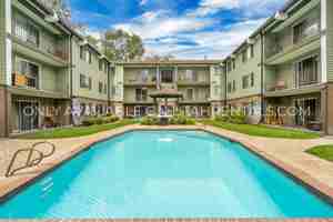 featured image of 728 Wn #214-3