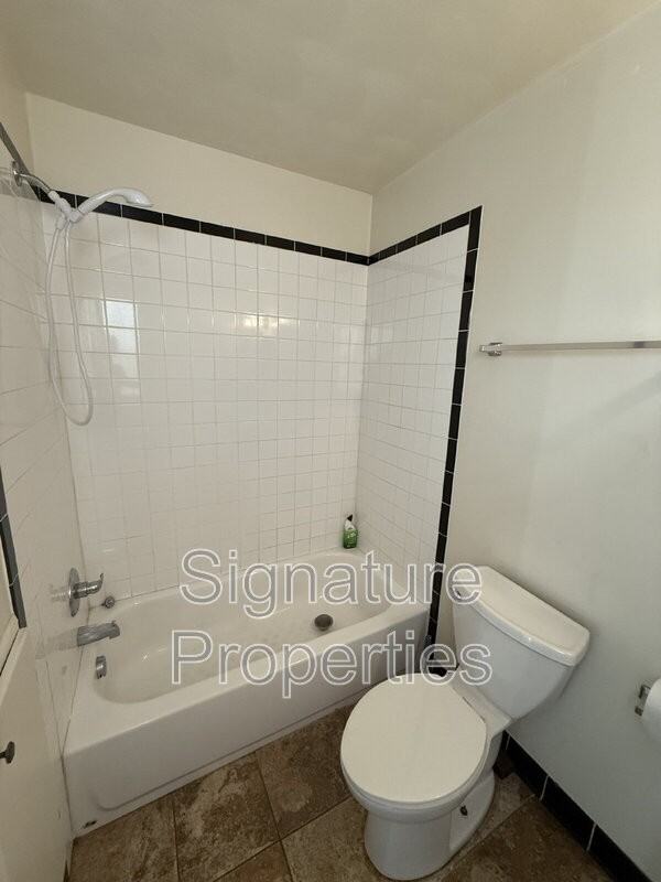 201 Glendale Ave #B - Photo 7 of 10