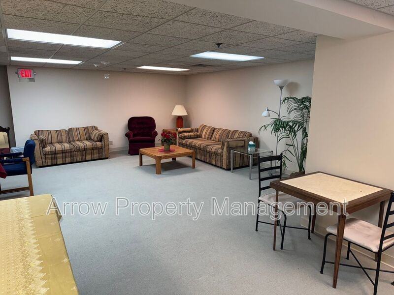 208 E 5th St - Photo 4 of 12