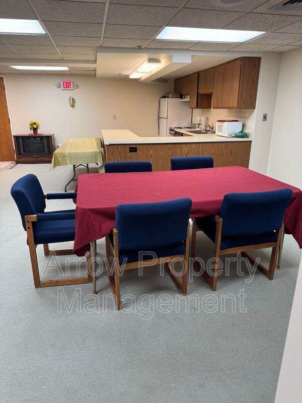 208 E 5th St - Photo 5 of 12