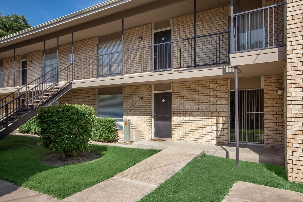 Valley View - DFW - Photo 6 of 26