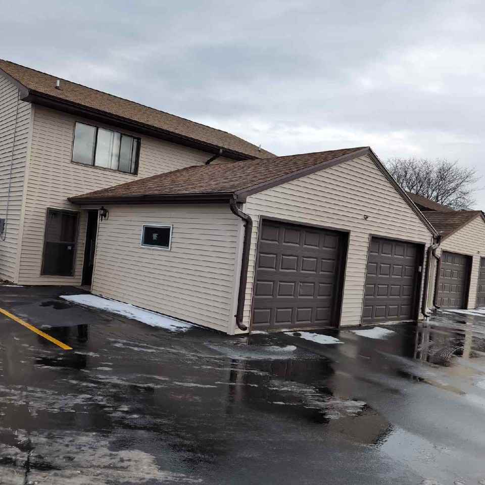 2129 North Michelle Court - Photo 2 of 2