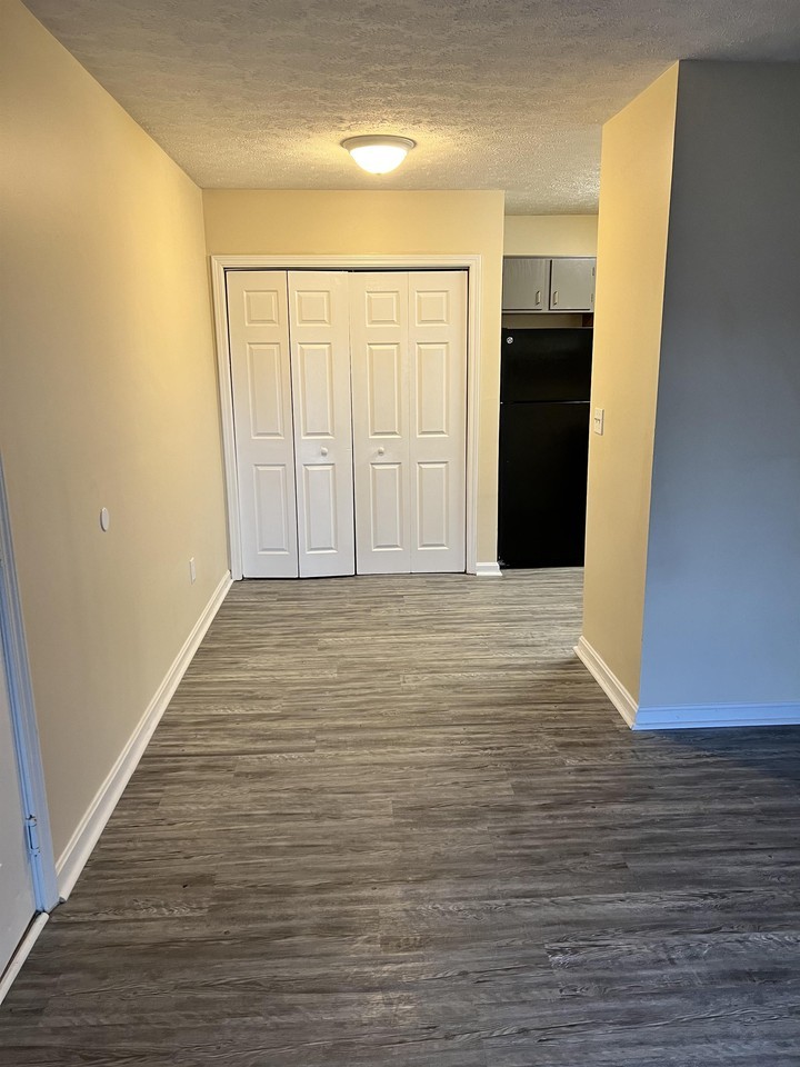 4109-8 Blue Lick Court - Photo 2 of 8