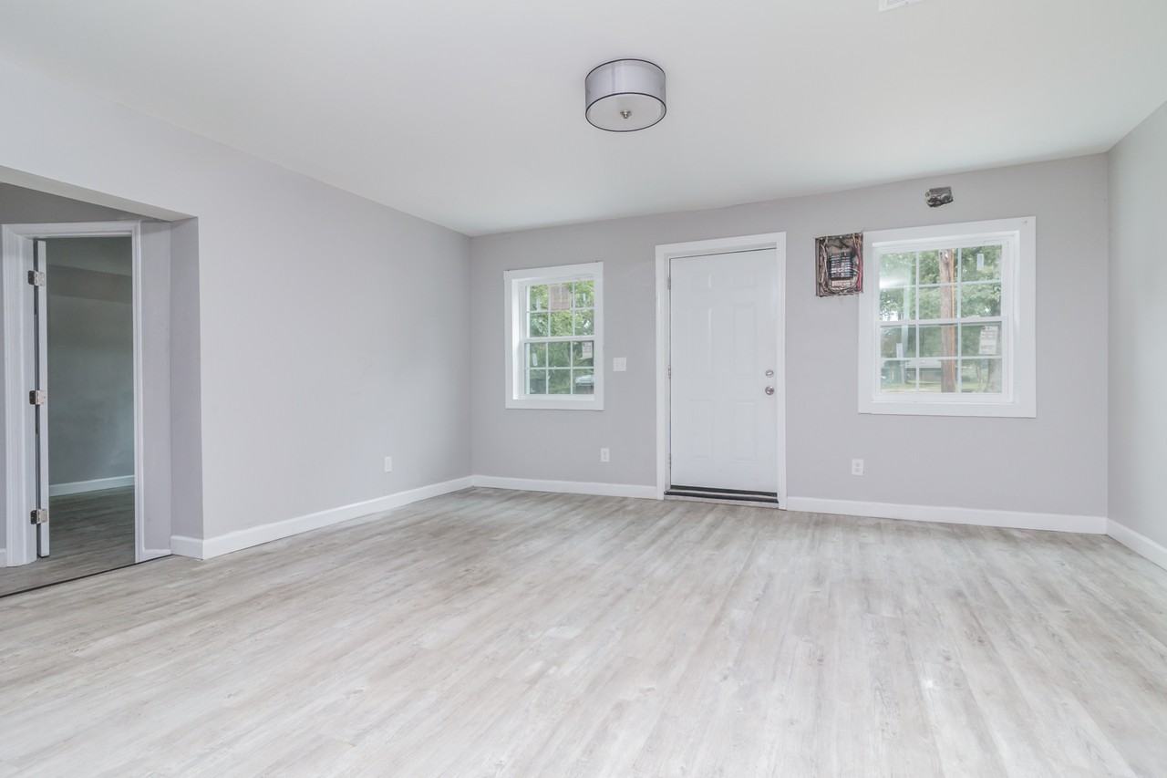 Rogers Street - Photo 3 of 8