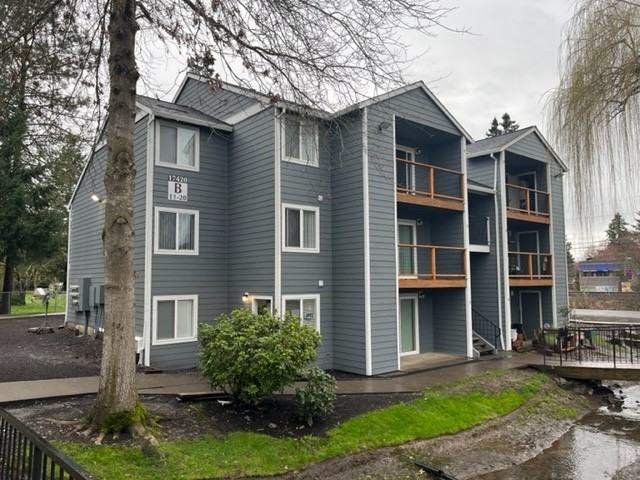 Shaw Terrace - 394 - Photo 3 of 10