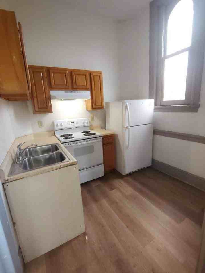 761 West 3rd Street - Photo 6 of 9