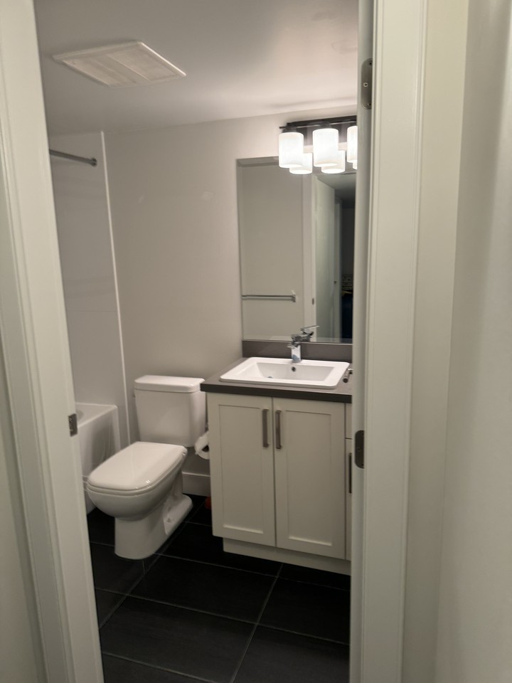 16773 22A Avenue - Photo 5 of 8