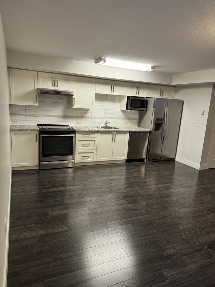 16773 22A Avenue - Photo 2 of 8