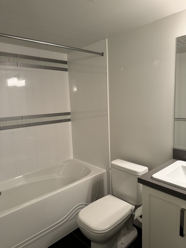 16773 22A Avenue - Photo 6 of 8