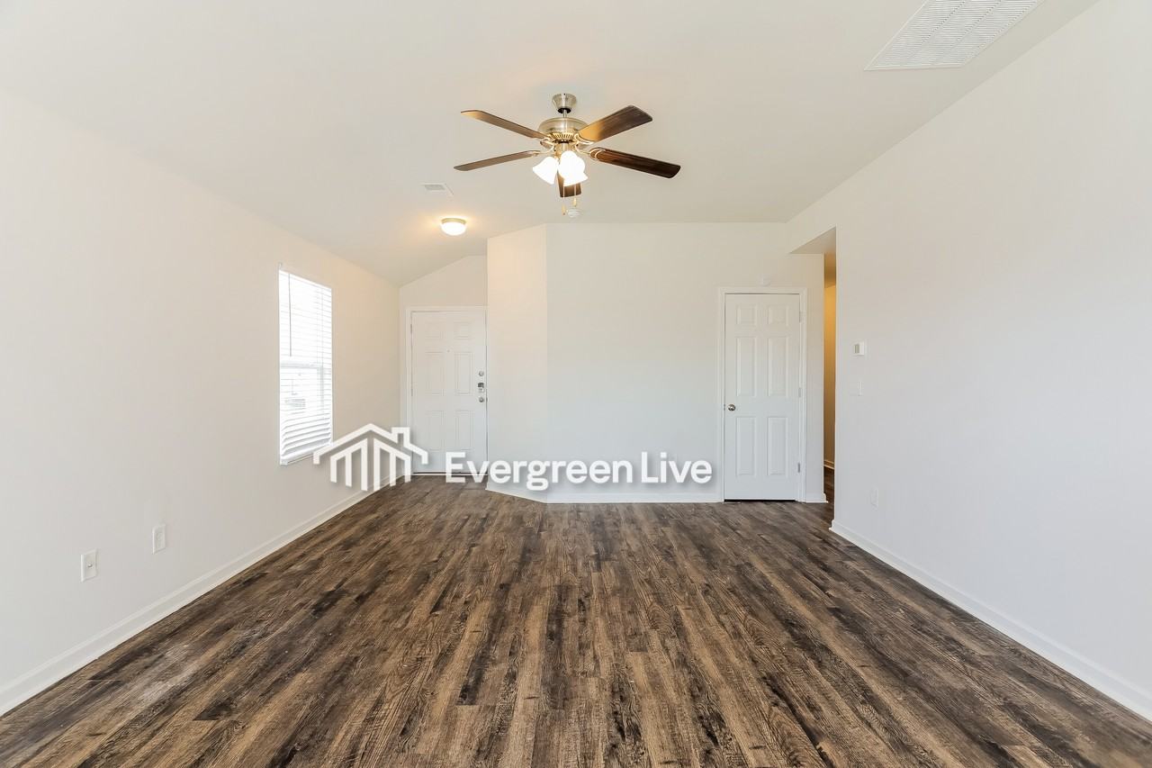 117 Porter Pl - Photo 4 of 15